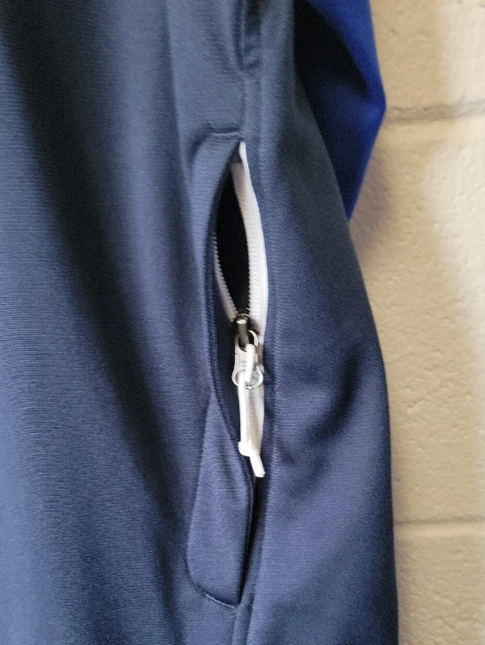 The North Face Men’s Blue & Navy Lightweight Zip Jacket